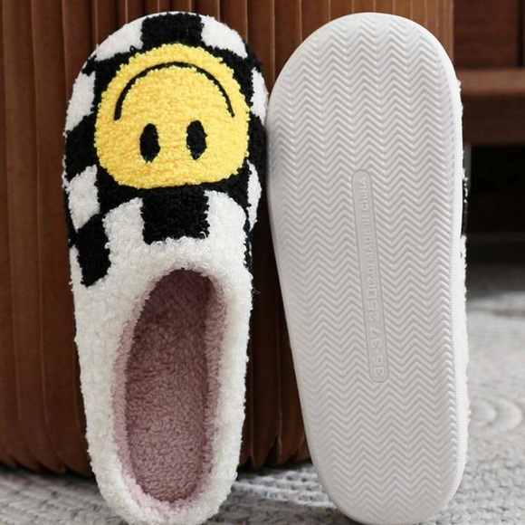Black and White Plaid Yellow Smiley Slippers - Picture 3 of 5